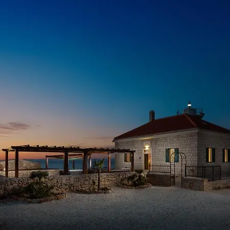 Sensational Island Host Light House 2 Bedrooms Exclusive Island House Vis