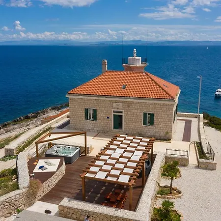 Villa Sensational Island Host Light House 2 Bedrooms Exclusive Island House Vis