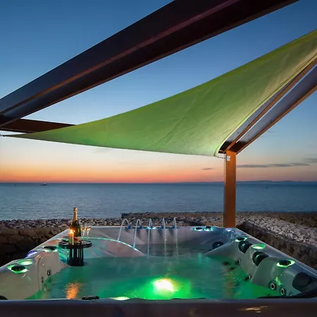 Sensational Island Host Light House 2 Bedrooms Exclusive Island House Villa *