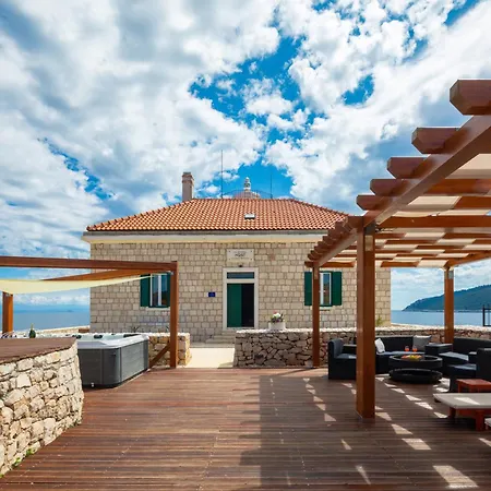Sensational Island Host Light House 2 Bedrooms Exclusive Island House Villa *